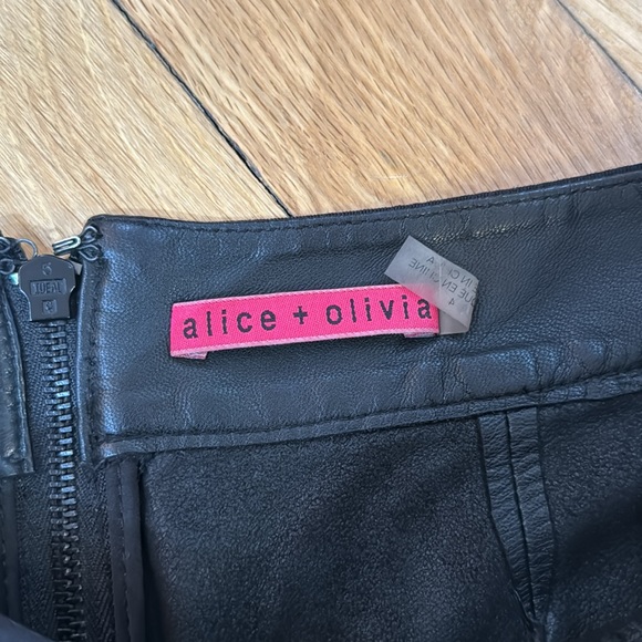 Leather shorts - Picture 2 of 3